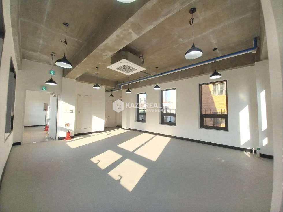 서울 강남구 논현동 을지병원사거리 신축 깔끔한 내외관 통임대 월세 매물번호 11472 사진 5