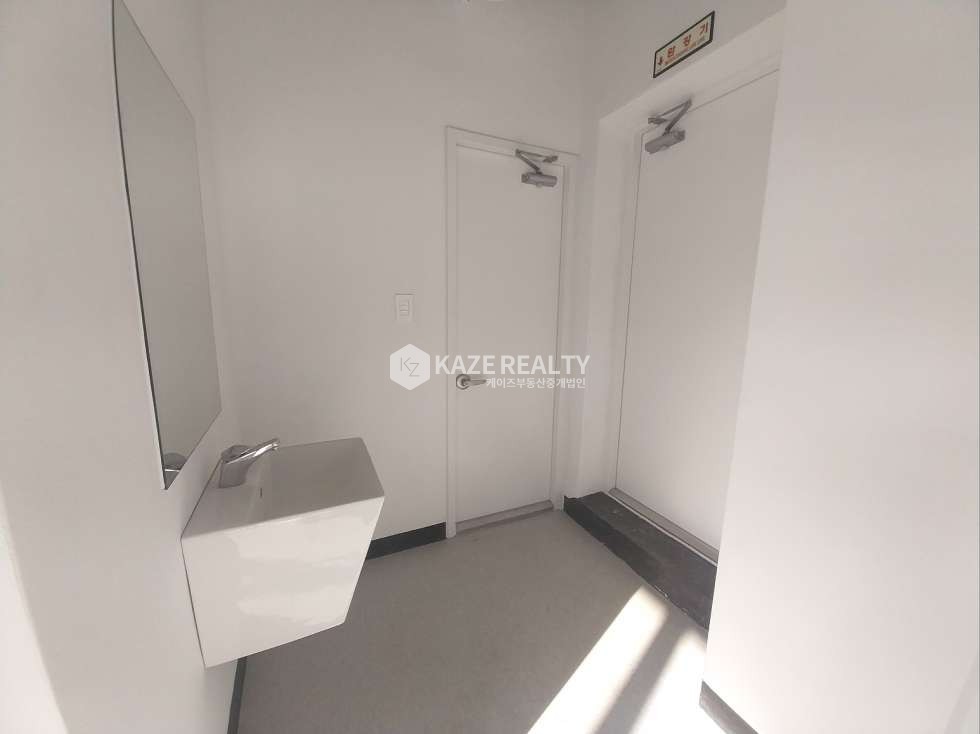 서울 강남구 논현동 을지병원사거리 신축 깔끔한 내외관 통임대 월세 매물번호 11472 사진 8